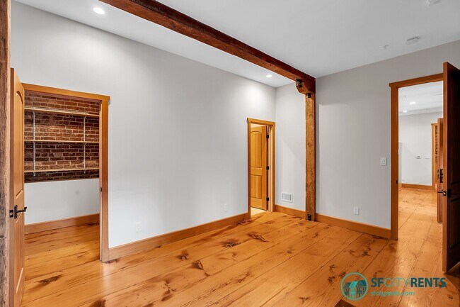 Building Photo - Intimate Super-Lux Home in Zen Garden Sett...