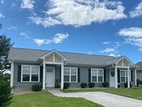 Building Photo - 2329 Moir St NE