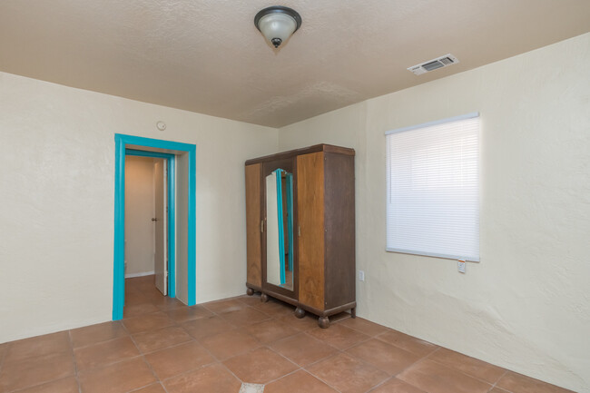 Building Photo - BARELAS ADOBE  2 bedroom 1 bath GATED ACCESS