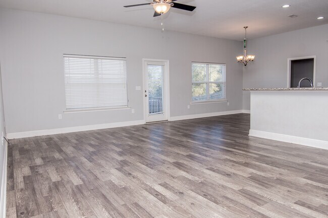 Building Photo - 5567 Galaxy Dr