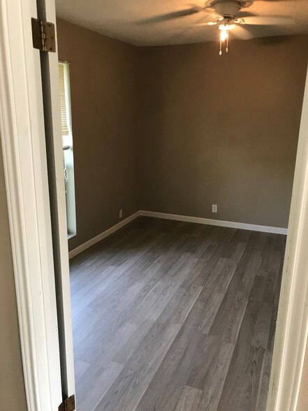 Building Photo - 475 rachal ave