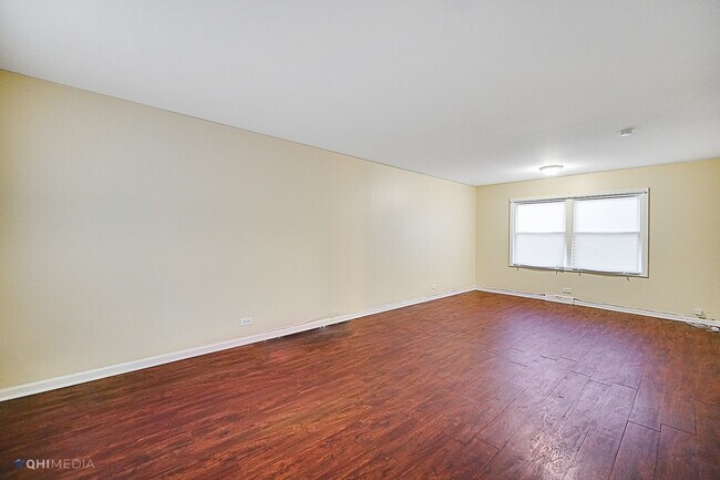 Building Photo - 15231 Waterman Dr