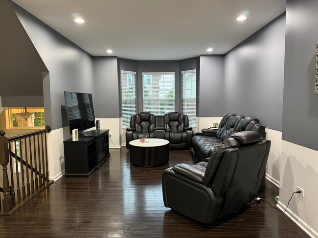 Building Photo - 2911 Henley Ln