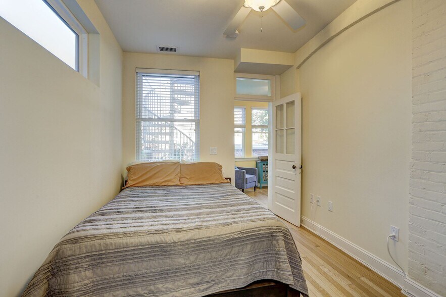 Building Photo - 4114 New Hampshire Ave NW