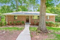 Building Photo - 1124 Little John Ln