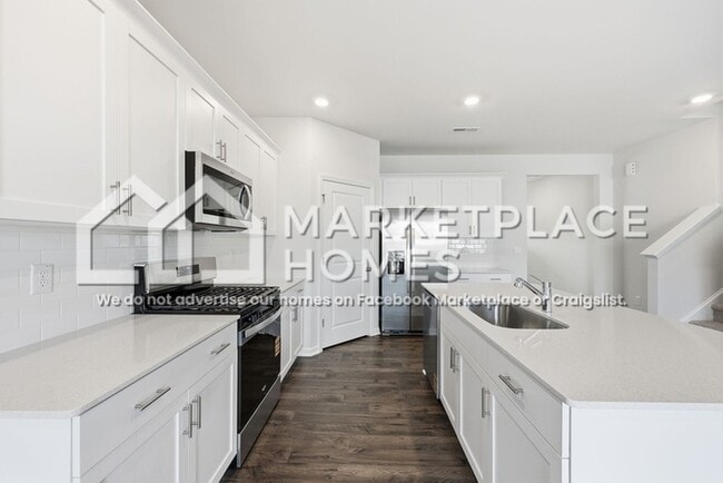 Building Photo - 1200 Pavo Path