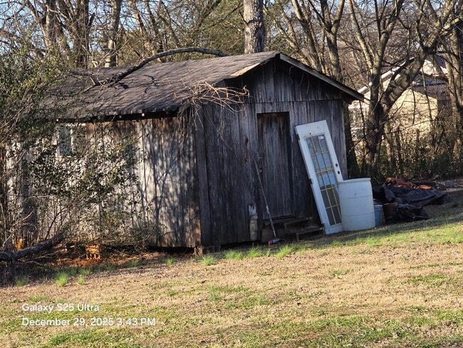 Building Photo - 109 Wilson St