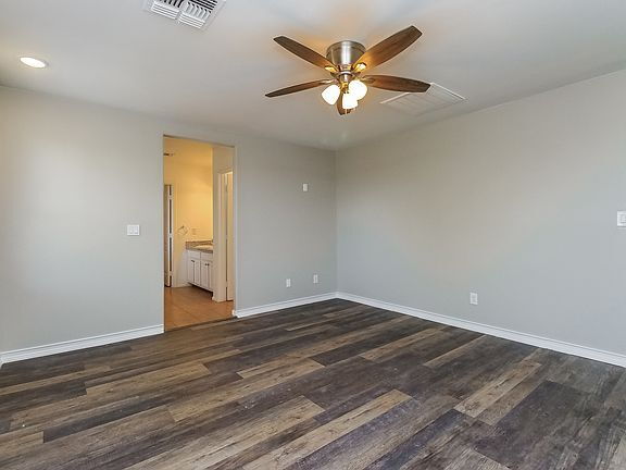 Building Photo - Move in ready 4 bedroom home