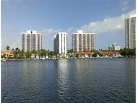 Building Photo - 3600 Yacht Club Dr