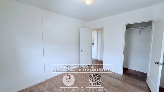 Building Photo - Remodeled top floor 1 Bd with hardwood flooring and spacious modern kitchen $1850