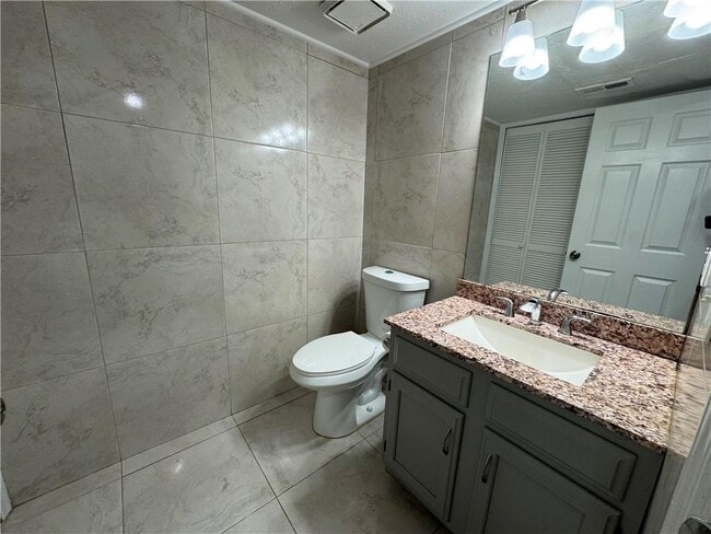 Building Photo - 4895 Evergreen Valley Way