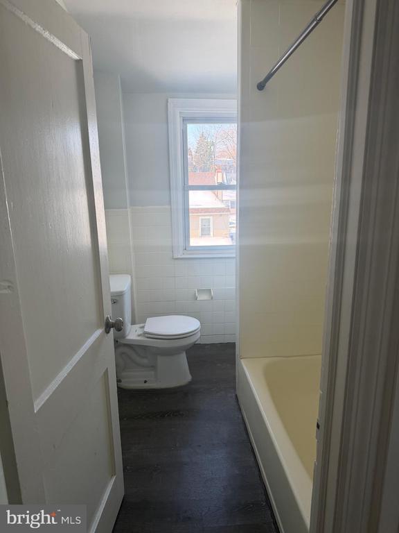 Building Photo - 304 High St