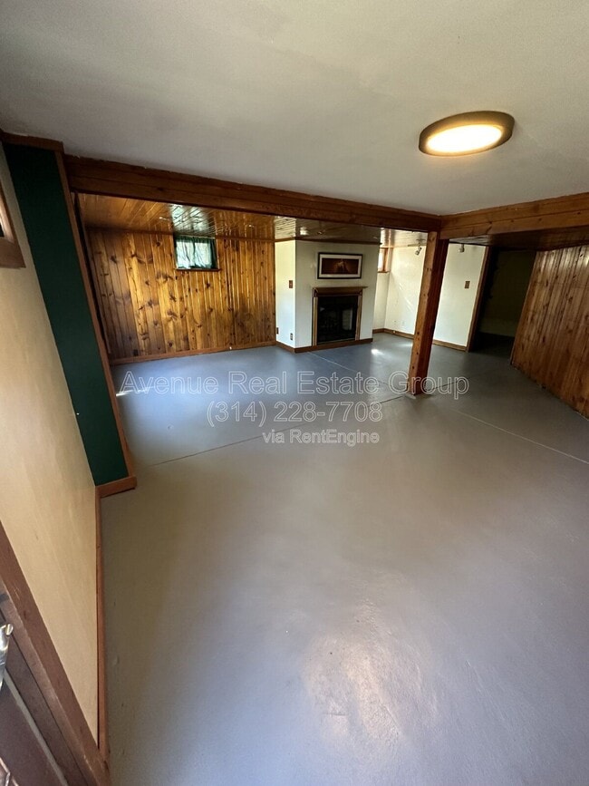 Building Photo - 425 Bismark Ave