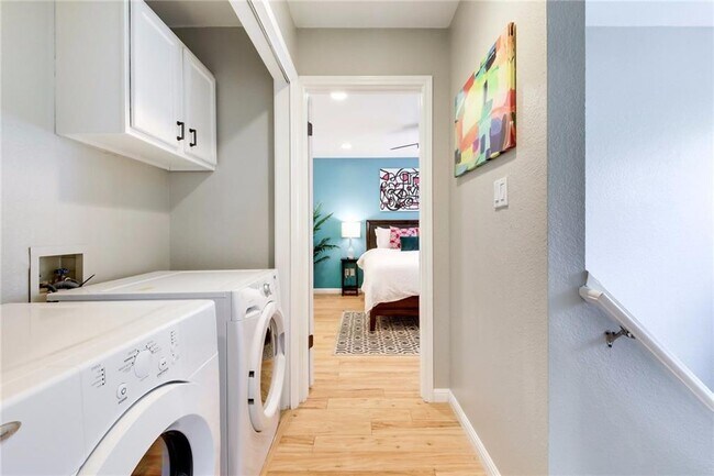 Building Photo - 609 Upson St