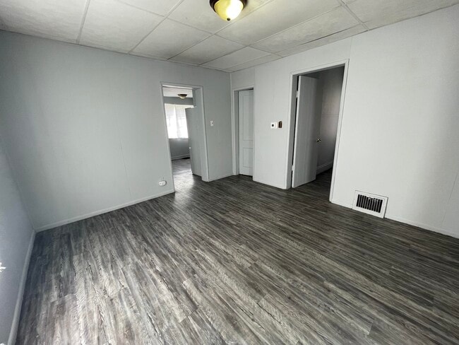 Building Photo - 614 Griffin-