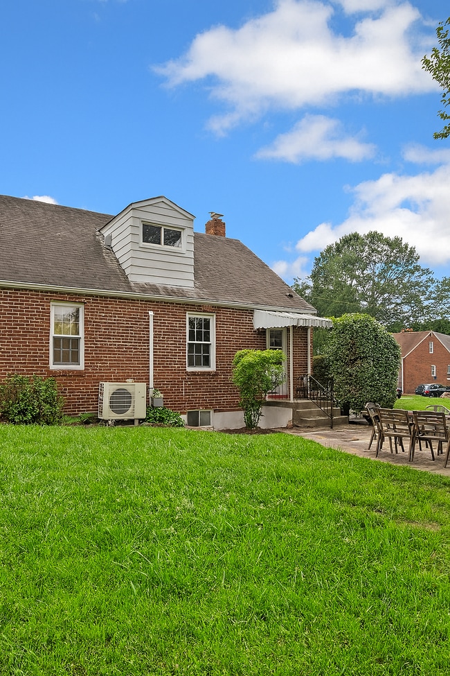 Building Photo - 3700 Kennedy Street