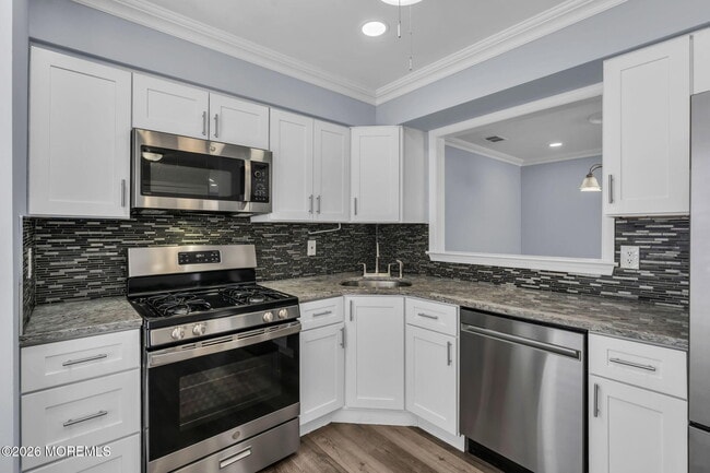 Building Photo - 401 Hampton Ct