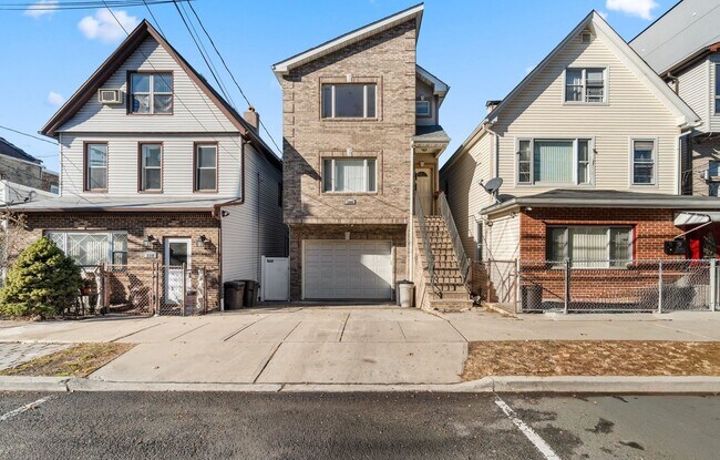 Building Photo - 3303 Liberty Ave