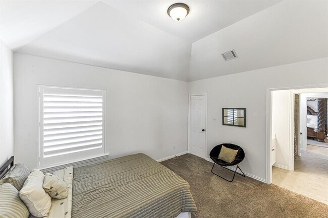 Building Photo - 10518 Red Cedar Hollow Dr