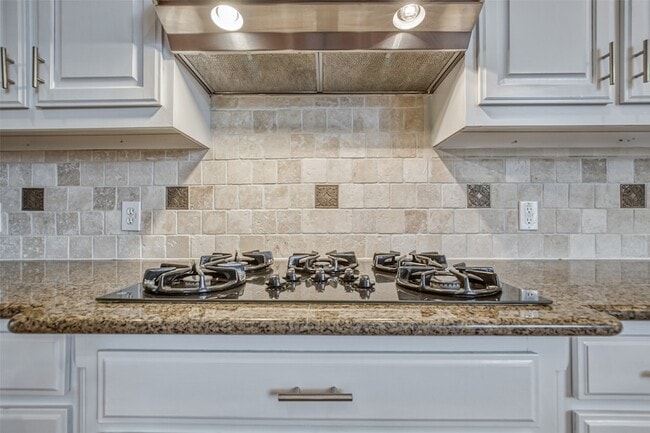 Building Photo - 6533 Riveredge Dr