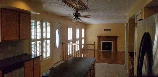 Building Photo - 1201 Late Harvest Dr
