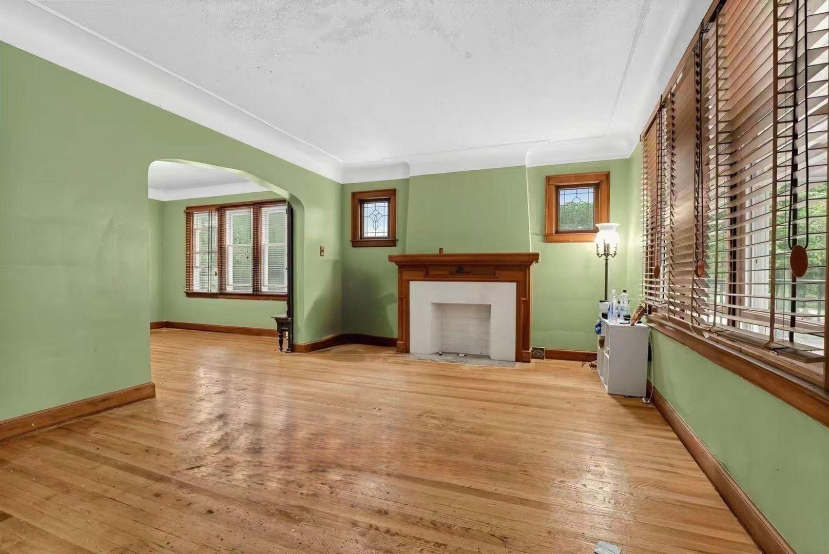 Building Photo - 884 Beaconsfield Ave