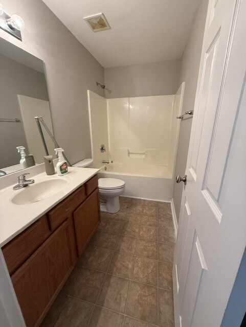 Building Photo - 305 Cool Embers Ln