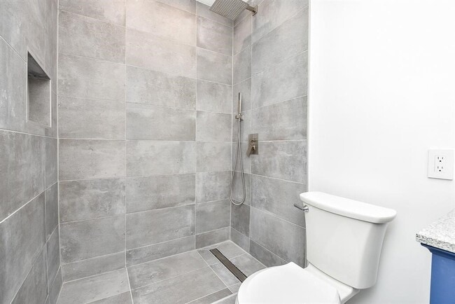 Building Photo - 357 N Post Oak Ln