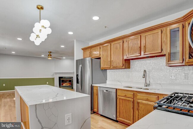 Building Photo - 7505 Castle Rock Dr