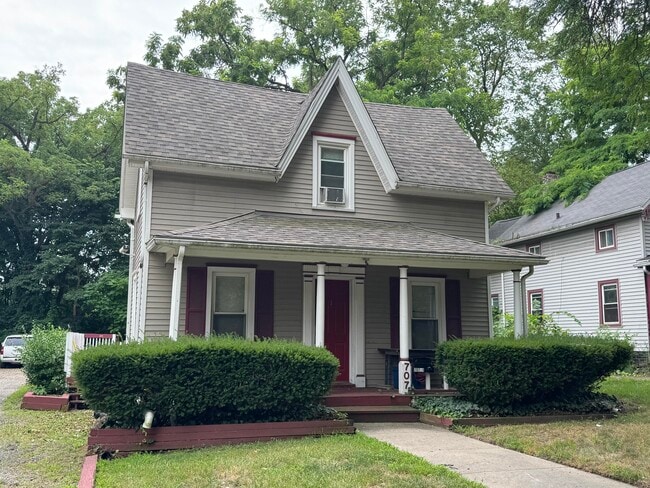 Primary Photo - 707 Congress St