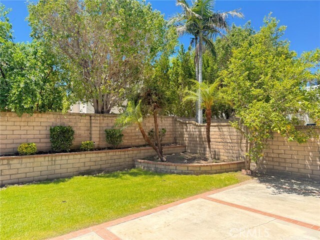 Building Photo - 2137 Wild Flower Ln