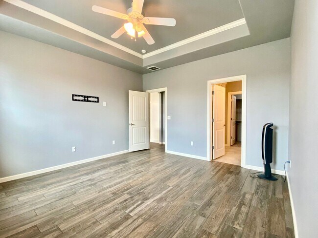 Building Photo - 3 Bed, 2.5 Bath in Gated Community with Private Pond