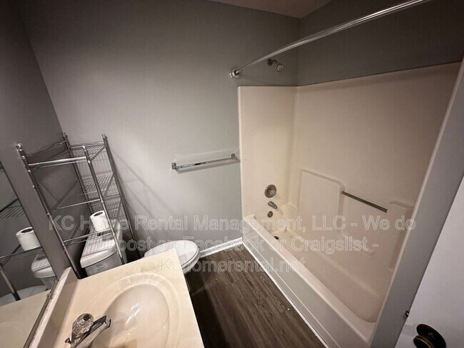 Building Photo - 35 Cherry St