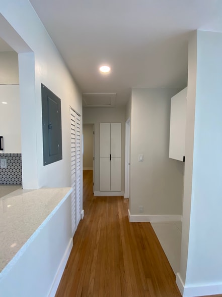 hallway into bedrooms - 1631 Liberty St