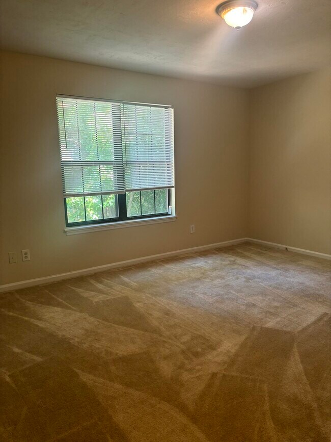 Building Photo - 2528 Prest Ct