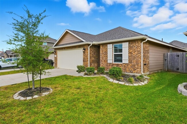 Building Photo - 7035 Toluca Dr