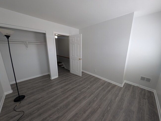Building Photo - 2BR Townhome in Ashland Mews (Johns Hopkin...