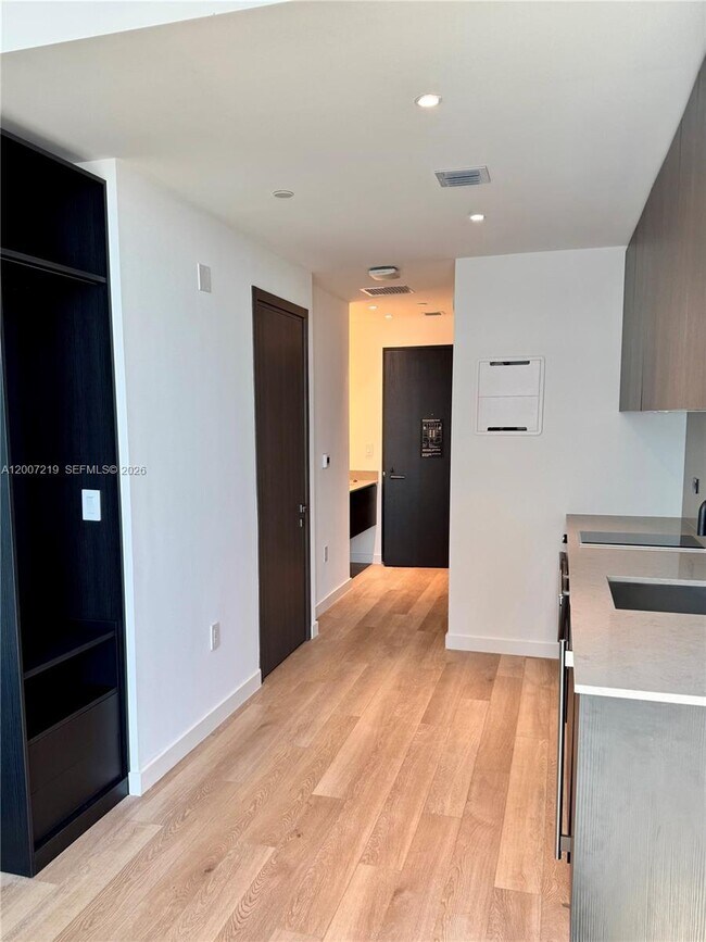 Building Photo - 20 NE 11th St