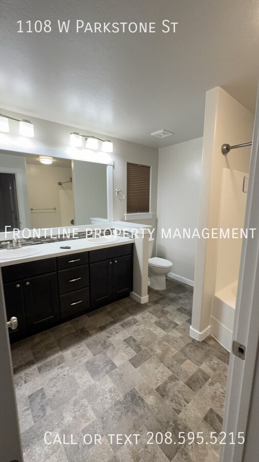 Building Photo - 1108 W Parkstone St