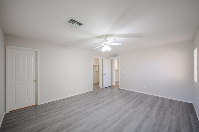 Building Photo - 16034 W Winchcomb Dr