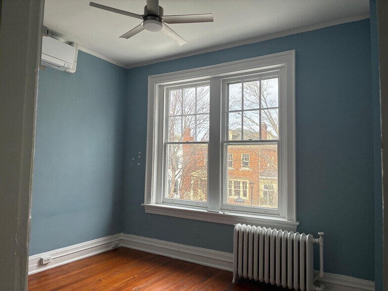 Building Photo - 2611 W Grace St