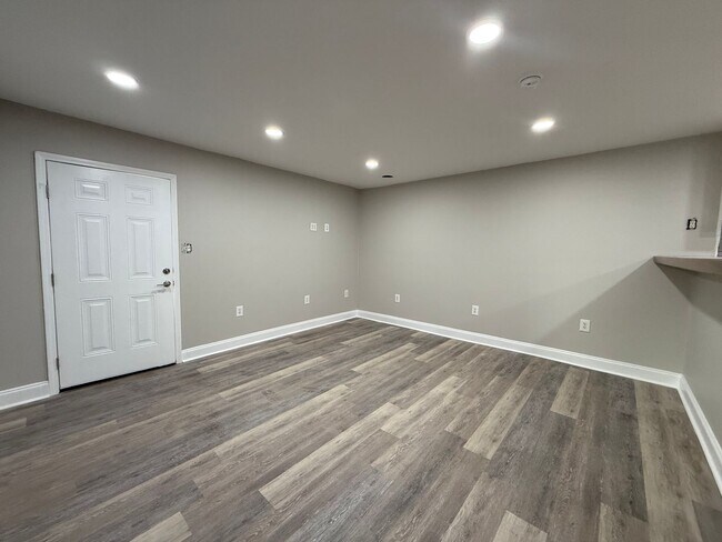 Building Photo - Old Tusculum Rd Apartments