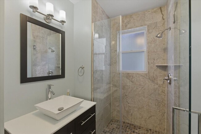 Building Photo - 1828 W Berenice Ave