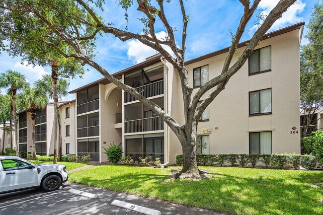 Building Photo - 204 Foxtail Dr