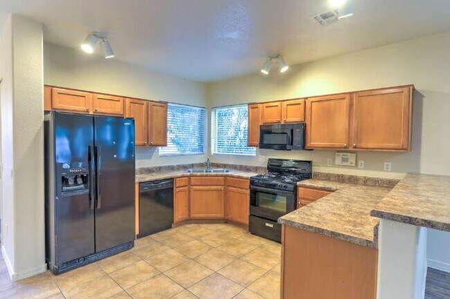 Building Photo - Rancho Sahuarita....$800.00 OFF FIRST FULL MONTH'S RENT!!!