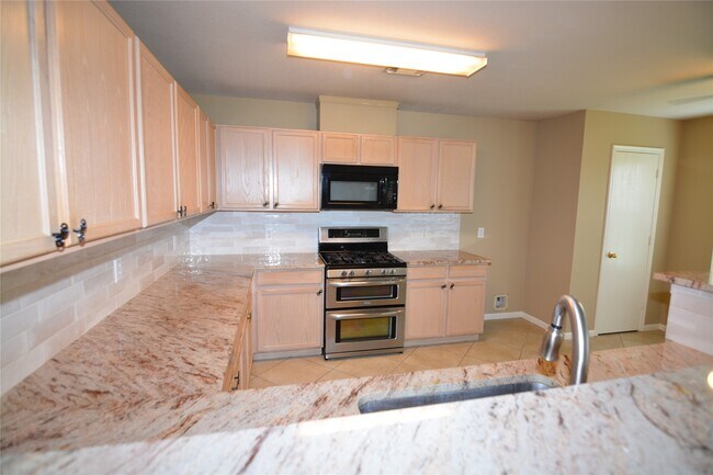 Building Photo - 3903 Brighton Springs Ln