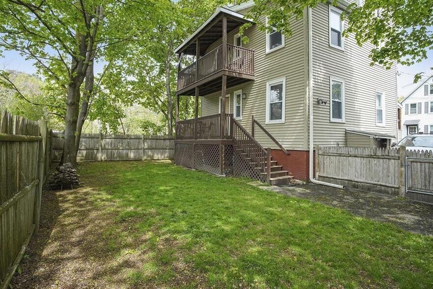 Building Photo - 28 Foch St