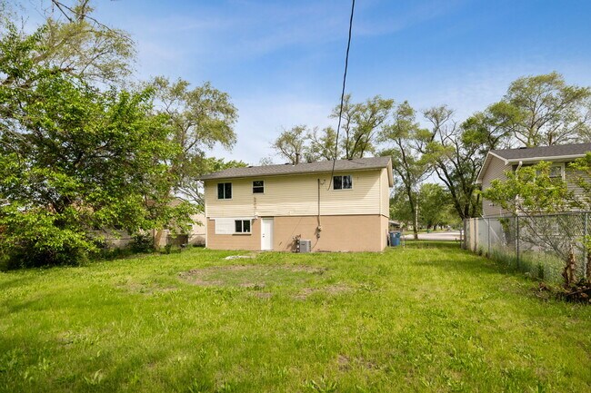 Building Photo - 4641 E 13th Pl