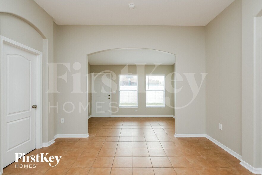 Building Photo - 1620 Bonita Bluff Ct