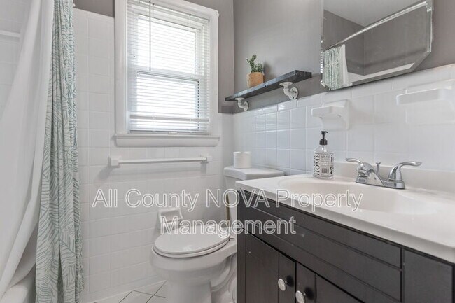 Building Photo - 4141 21st Rd N